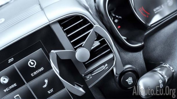 The Best Auto Accessories for Road Trips